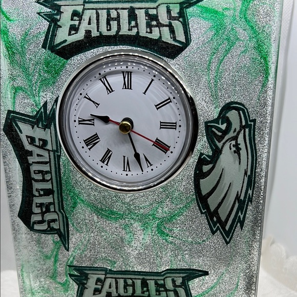 Green and Silver Decorative Clock - Picture 7 of 12